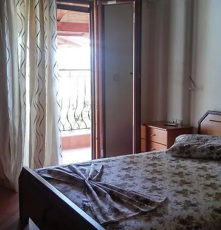 Elena * Sarandë