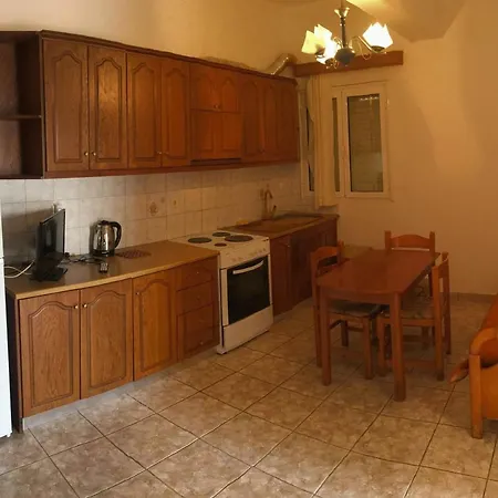 Elena * Sarandë